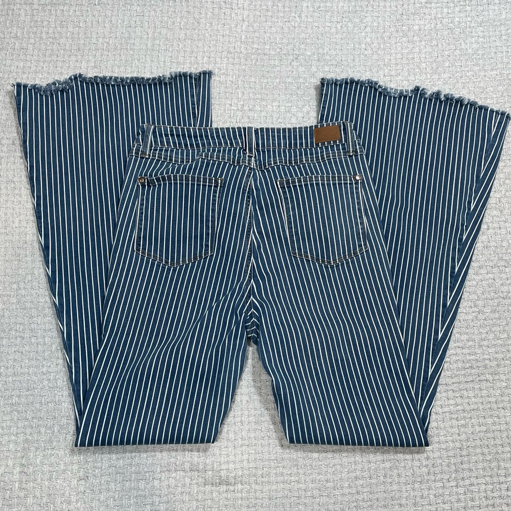 Women’s Judy Blue Super Flare Blue White Stripe Size 13/31